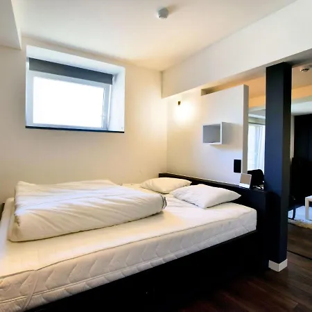 Modern And Comfortably Furnished Semesterbostad *