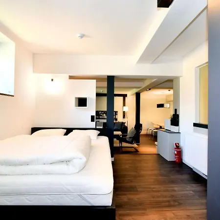 Modern And Comfortably Furnished Nyaraló
