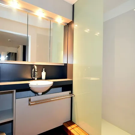 Manor House Flat In 로버트빌